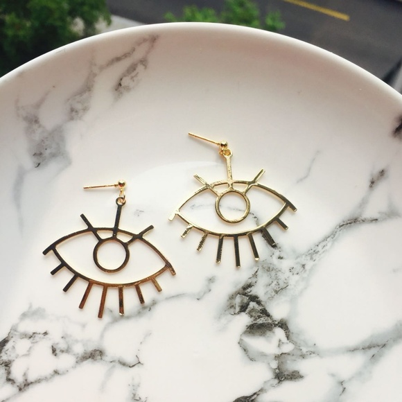 Minimalist Artists Art Eye Earrings - Picture 6 of 10